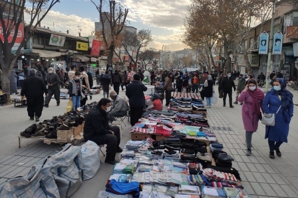 دستفروشان میتوانند با اخذ مجوز بیمه شوند دستفروشان میتوانند با اخذ مجوز بیمه شوند