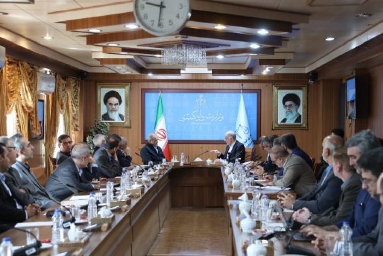 بازدید سرزده پزشکیان از وزارت دادگستری