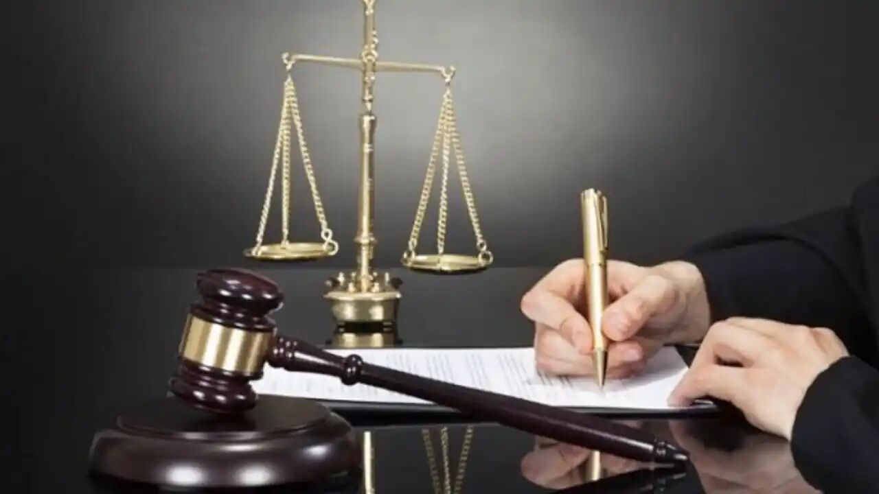 اعلام آمادگی کانون وکلای مرکز برای پذیرش رایگان وکالت آسیبدیدگان جنگ اعلام آمادگی کانون وکلای مرکز برای پذیرش رایگان وکالت آسیبدیدگان جنگ