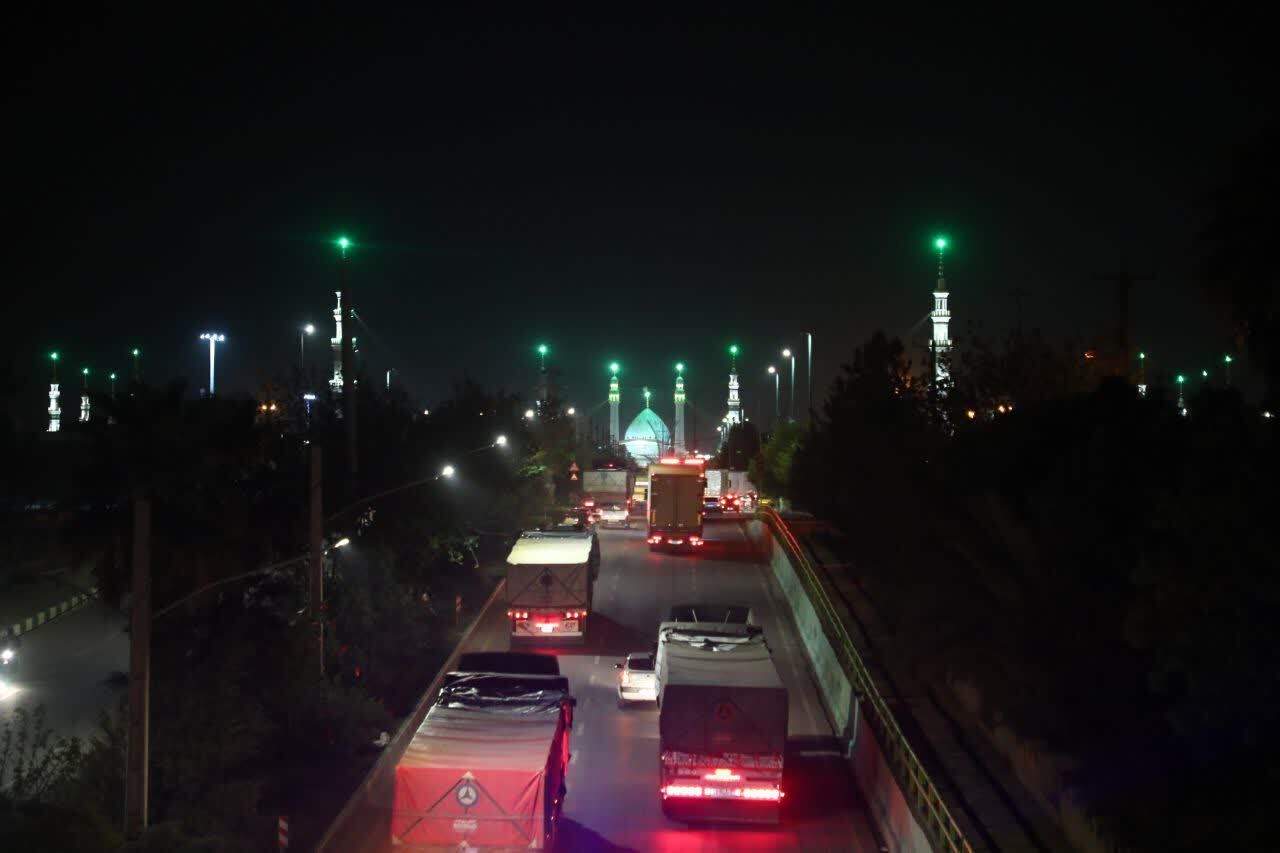 دومین کاروان کمکهای نوع دوستانه کشورعراق به قم رسید دومین کاروان کمکهای نوع دوستانه کشورعراق به قم رسید