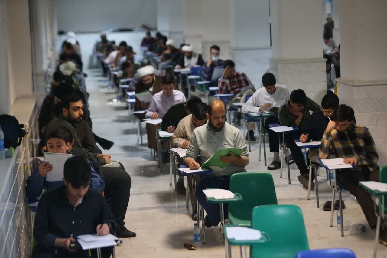۱۲ هزار نفر در آزمون تخصصی حافظان قرآن کریم شرکت کردند