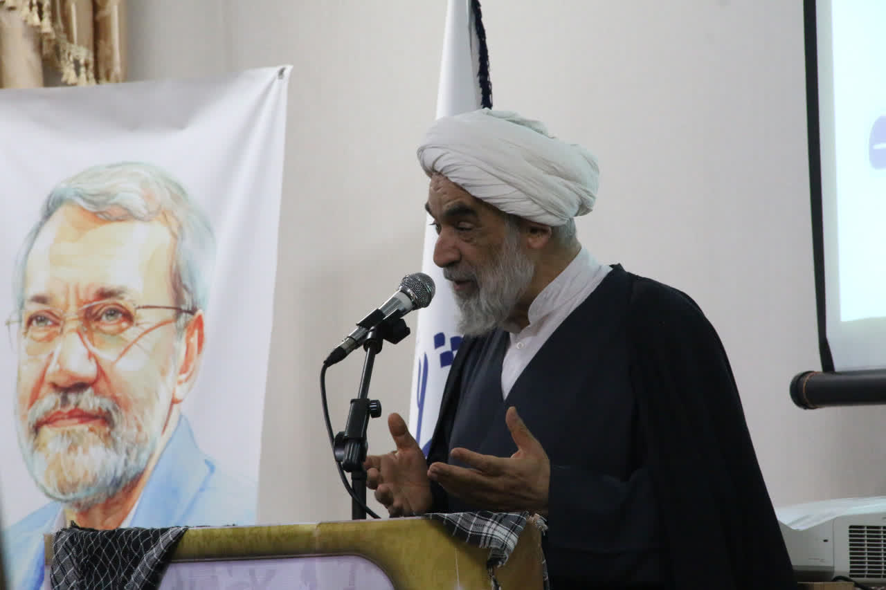 شهید لاریجانی فیلسوفی بود که فرهنگ و معنویت را به سیاست آورد شهید لاریجانی فیلسوفی بود که فرهنگ و معنویت را به سیاست آورد