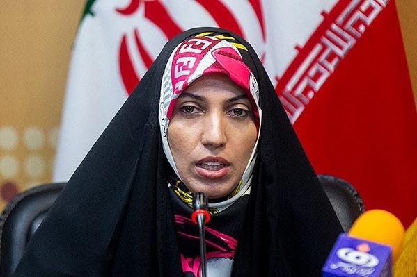 پشت پرده شکایت آمنه سادات ذبیح پور از نزدیکان احمدی‌نژاد