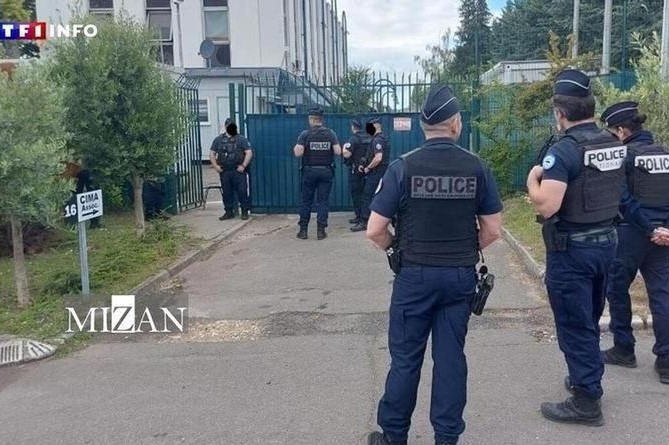 جزئیات جدید از حمله پلیس فرانسه به مقر منافقین جزئیات جدید از حمله پلیس فرانسه به مقر منافقین