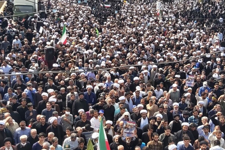 فریاد انتقام مردم قم در پی تجاوزات اخیر رژیم صهیونسیتی