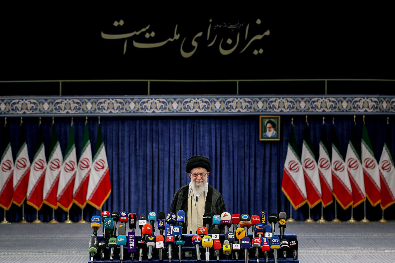 مردم برای حضور در انتخابات هیچ تردیدی به خود راه ندهند مردم برای حضور در انتخابات هیچ تردیدی به خود راه ندهند