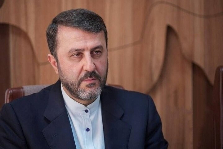 غریب‌آبادی: مسیر جنوب در تنگه هرمز باید بسته شود