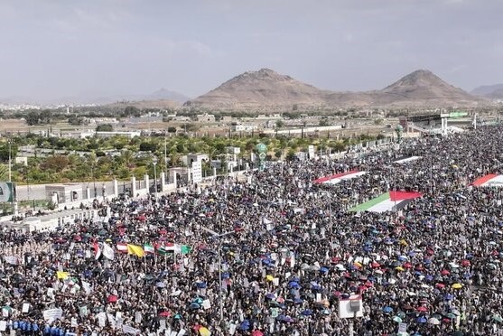 تاکید مردم یمن بر همبستگی با ملت ایران با راهپیمایی در صنعا