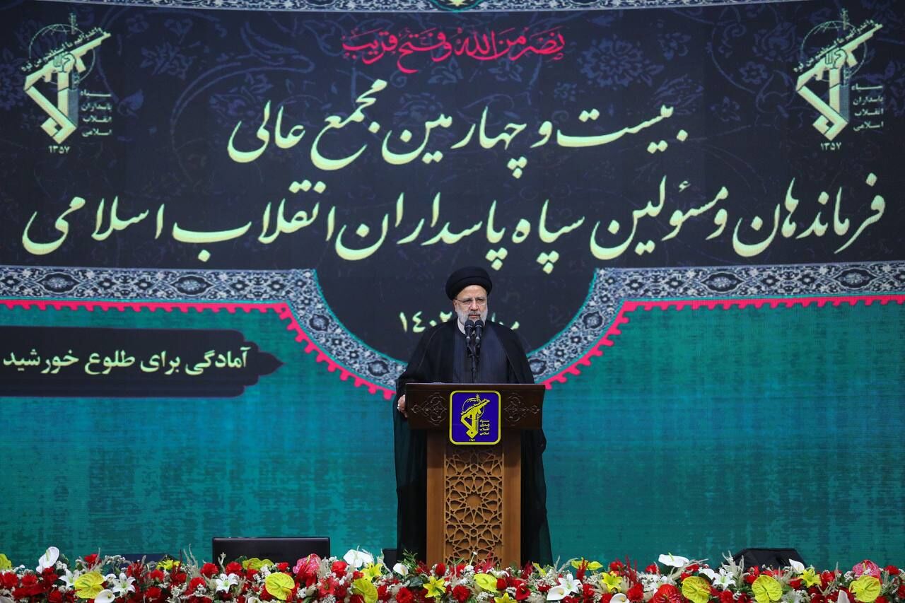 رئیسی: اظهارات وزیر اسبق خارجه انگلیس پیام حمایت از اغتشاشات است رئیسی: اظهارات وزیر اسبق خارجه انگلیس پیام حمایت از اغتشاشات است