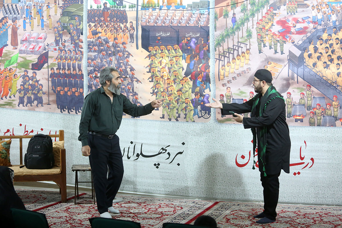 پردهخوانی نمایشی «رنج شیعه» در حرم مطهر بانوی کرامت + تصاویر پردهخوانی نمایشی «رنج شیعه» در حرم مطهر بانوی کرامت + تصاویر