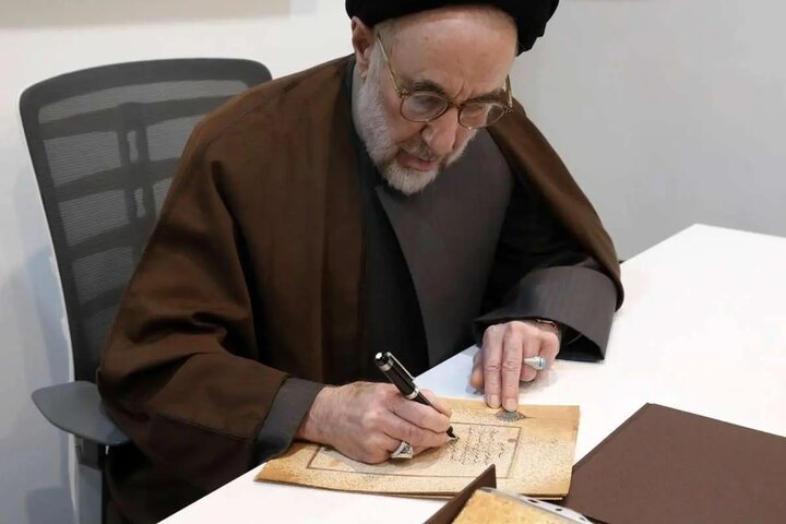 پیام تسلیت سیدمحمد خاتمی در پی درگذشت اکبر عبدی پیام تسلیت سیدمحمد خاتمی در پی درگذشت اکبر عبدی