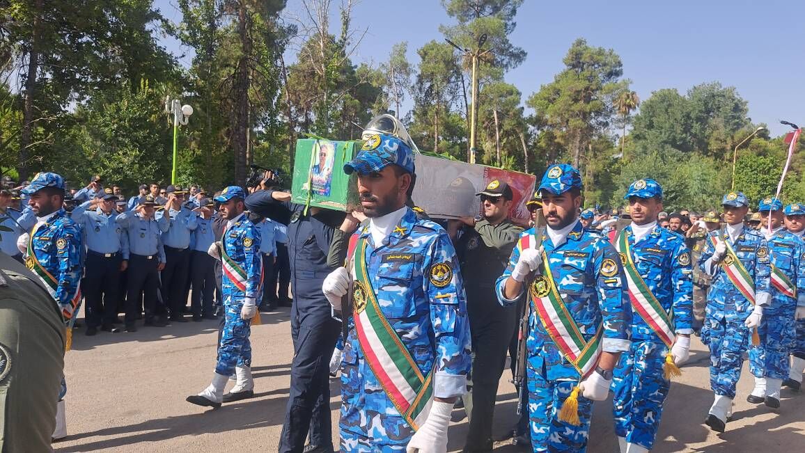 استقبال باشکوه شیراز از پیکر خلبان شهید عملیات ضدآمریکایی پایگاه العدید استقبال باشکوه شیراز از پیکر خلبان شهید عملیات ضدآمریکایی پایگاه العدید