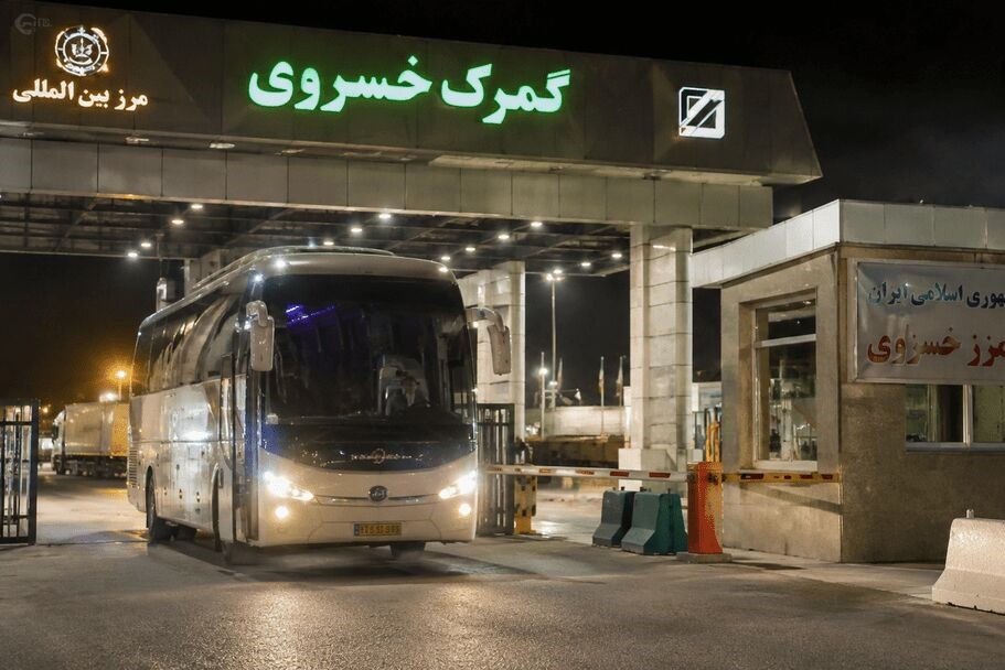 ورود نخستین اتوبوس عراقی به خاک ایران از مرز خسروی ورود نخستین اتوبوس عراقی به خاک ایران از مرز خسروی