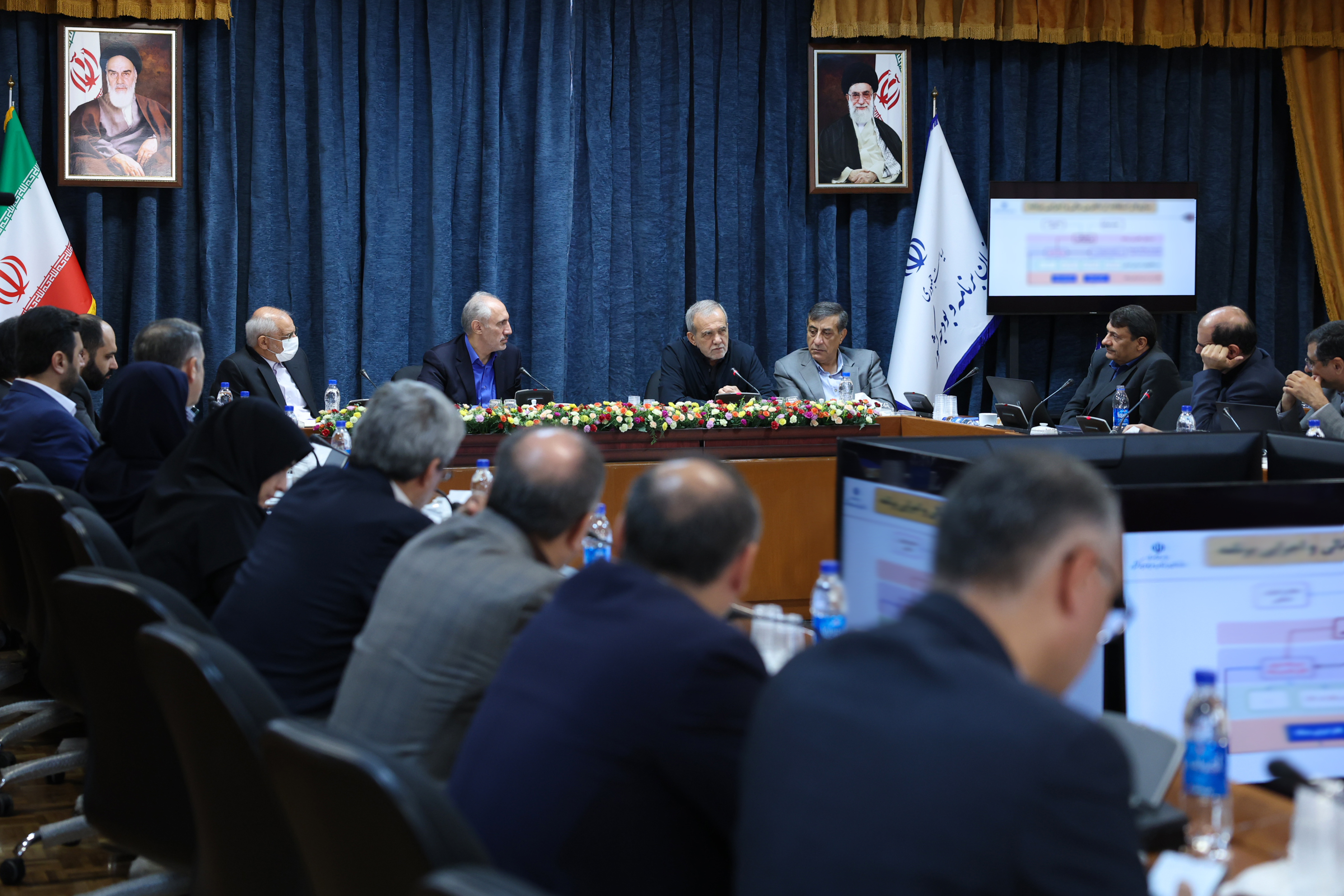 دولت چهاردهم هیچ پروژهای را بدون پیشبینی منابع آغاز نمیکند دولت چهاردهم هیچ پروژهای را بدون پیشبینی منابع آغاز نمیکند