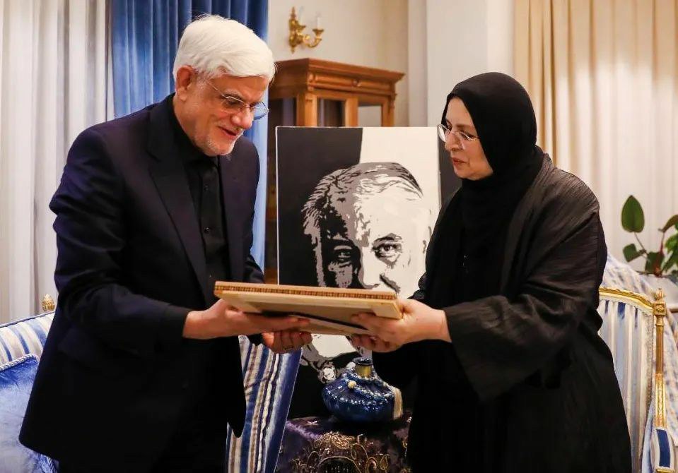 دیدارهای صمیمانه معاون اول رئیس جمهور با همتایان پیشین و خانواده آنها دیدارهای صمیمانه معاون اول رئیس جمهور با همتایان پیشین و خانواده آنها