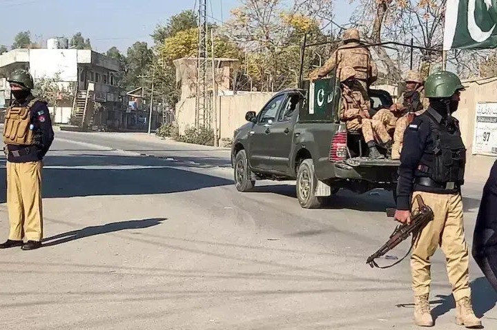 کشته شدن ۵ داعشی طی عملیات ضدتروریستی در شمال غرب پاکستان 