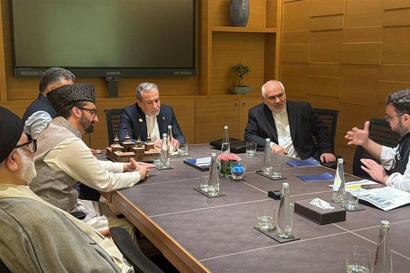 دیدار جمعی از علما و شخصیتهای دینی هند با عراقچی دیدار جمعی از علما و شخصیتهای دینی هند با عراقچی