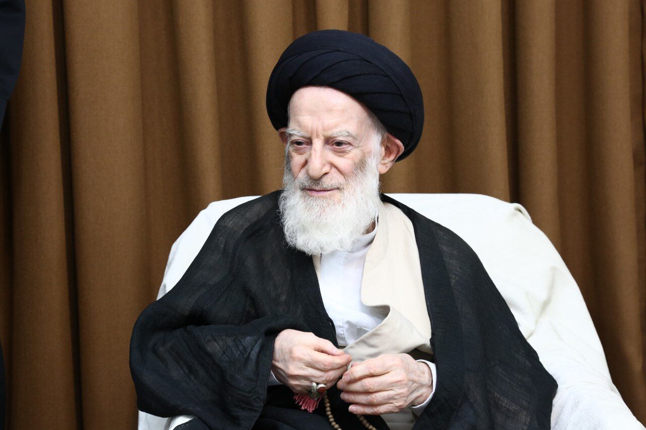 اعلام سه روز عزای عمومی درپی ارتحال آیت الله شبیری/قم چهارشنبه تعطیل شد