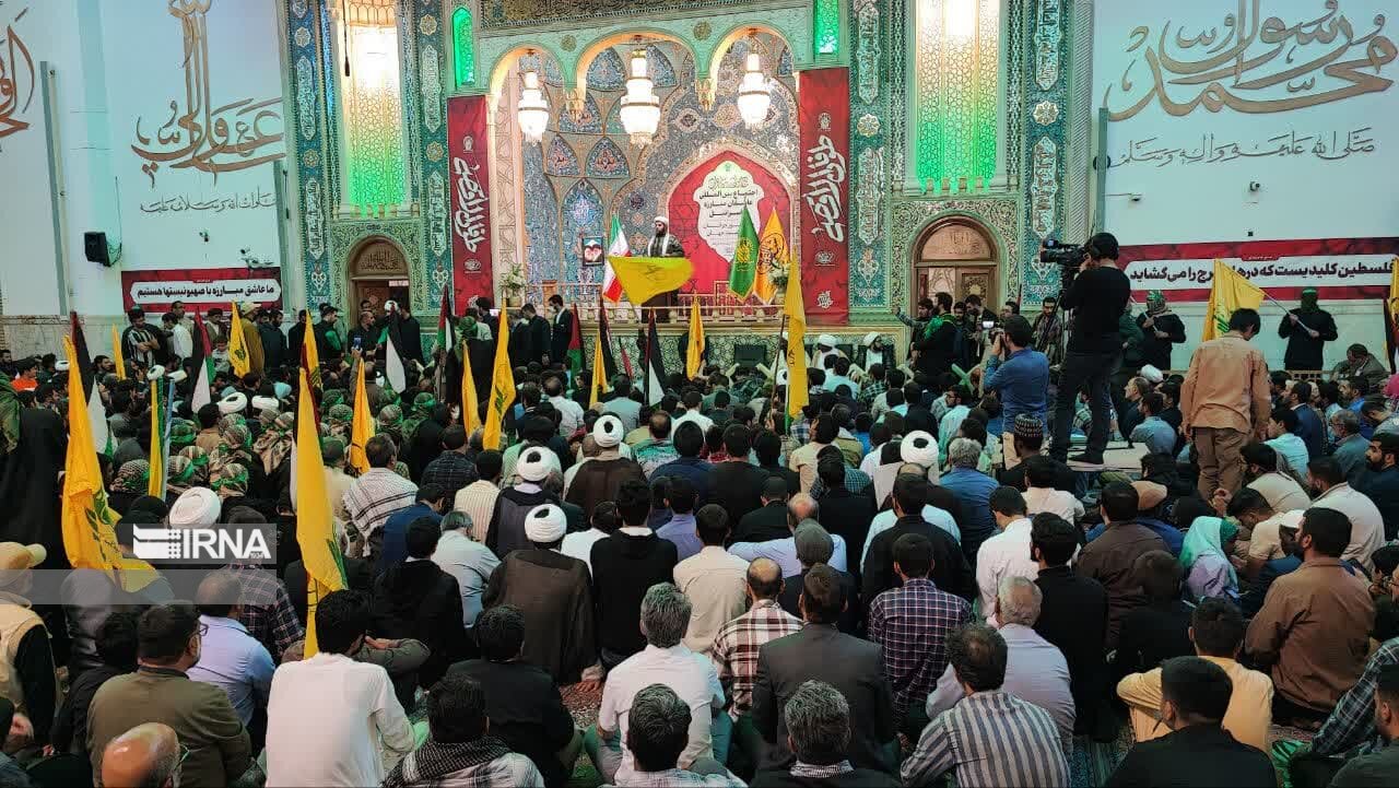 همایش خروش عظیم جوانان مقاومت ایران و ۱۰۰ ملیت جهان در قم برگزار شد