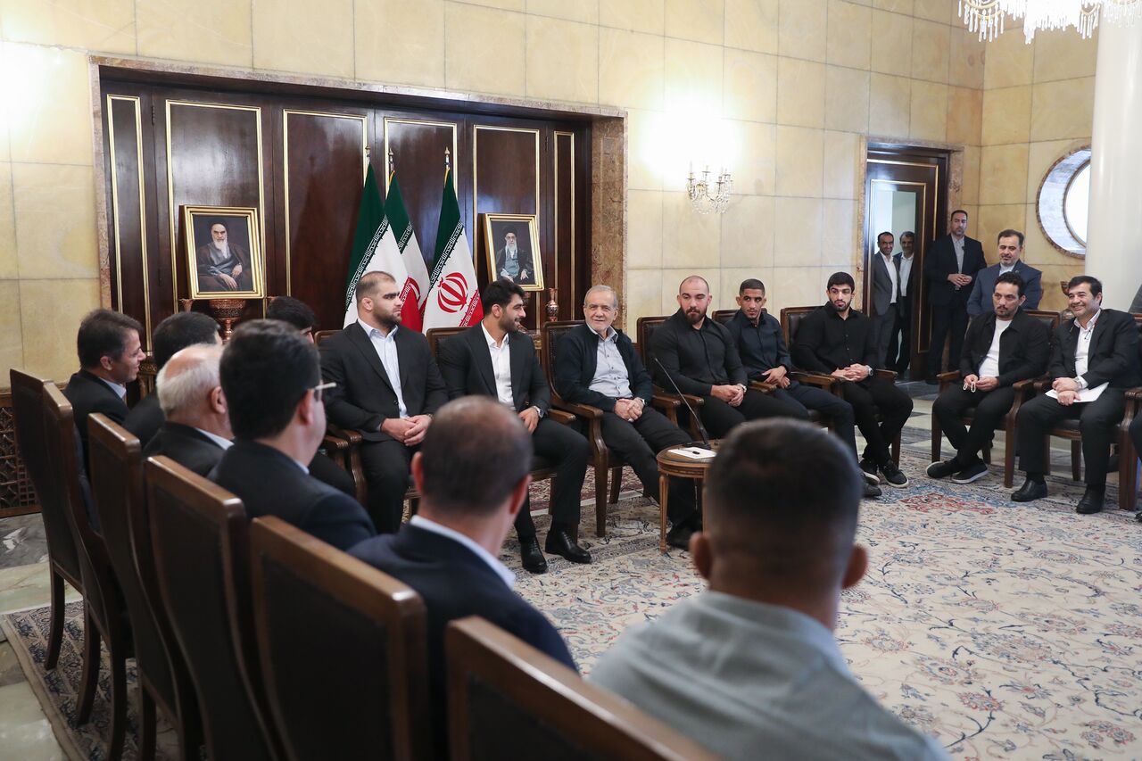 پزشکیان: تسلیم شدن در وجود ما نیست/پیگیر مطالبات ورزشکاران هستم پزشکیان: تسلیم شدن در وجود ما نیست/پیگیر مطالبات ورزشکاران هستم