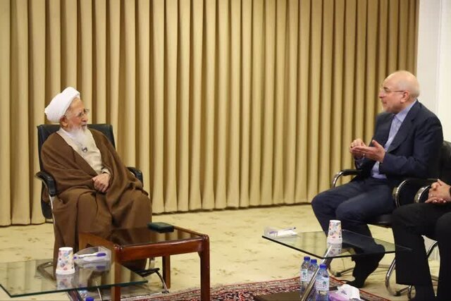 آیتالله جوادی آملی: مملکت در گرو طهارت مدیران و مسئولان است آیتالله جوادی آملی: مملکت در گرو طهارت مدیران و مسئولان است