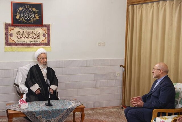 آیتالله مکارم شیرازی: نظارت بر عملکرد وزرا به معنای مچگیری نیست آیتالله مکارم شیرازی: نظارت بر عملکرد وزرا به معنای مچگیری نیست