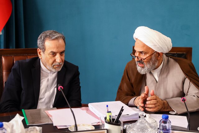 گزارش رئیس کمیسیون اصل ۹۰ مجلس از دیدار با وزیر امور خارجه گزارش رئیس کمیسیون اصل ۹۰ مجلس از دیدار با وزیر امور خارجه