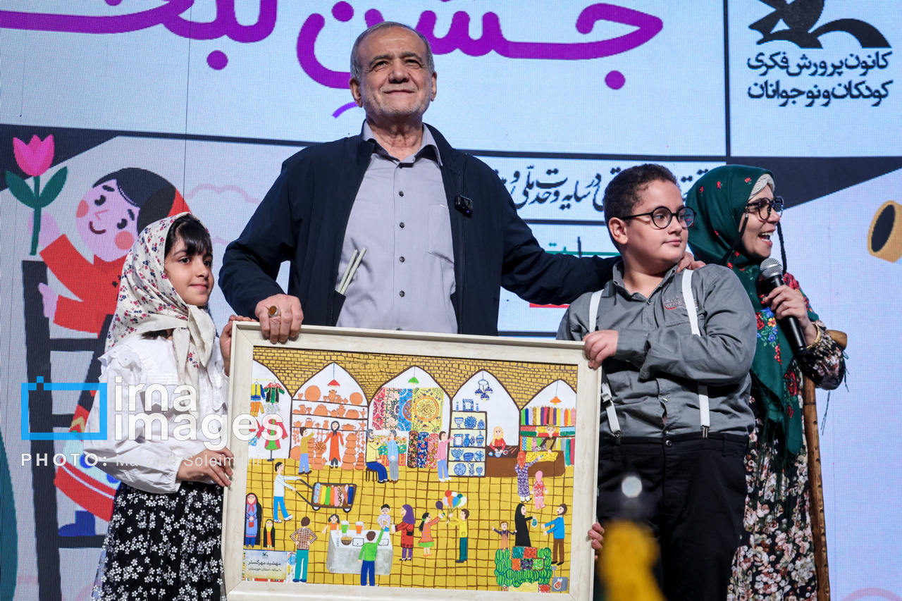 رئیسجمهور: همه با هم باشیم، ایرانِ قدرتمند میسازیم