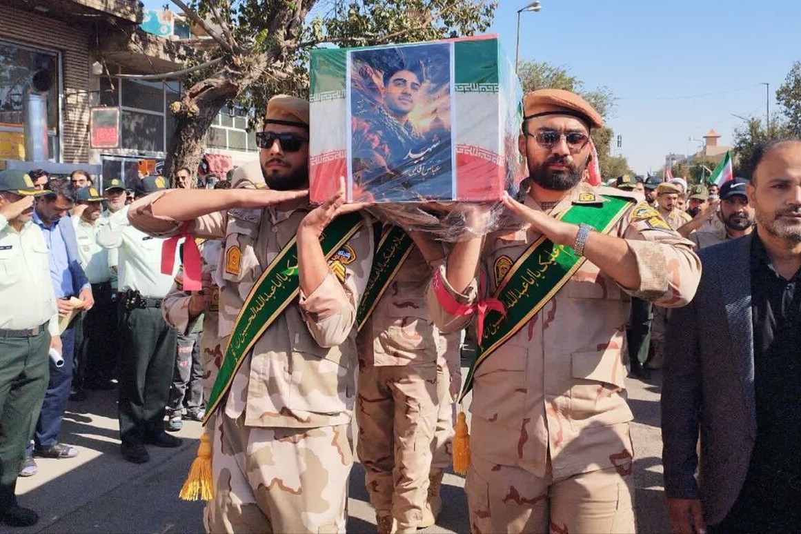 پیکر شهید مدافع امنیت در قم تشییع و به خاک سپرده شد