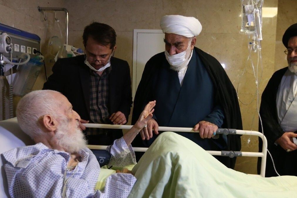 عیادت رئیس دفتر مقام معظم رهبری از حضرت آیت‌الله شبیری زنجانی