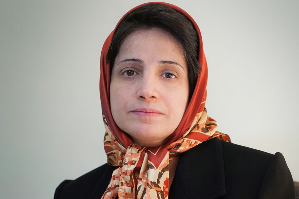 نسرین ستوده گواهی پزشکی قانونی مبنی بر عدم تحمل حبس دارد نسرین ستوده گواهی پزشکی قانونی مبنی بر عدم تحمل حبس دارد