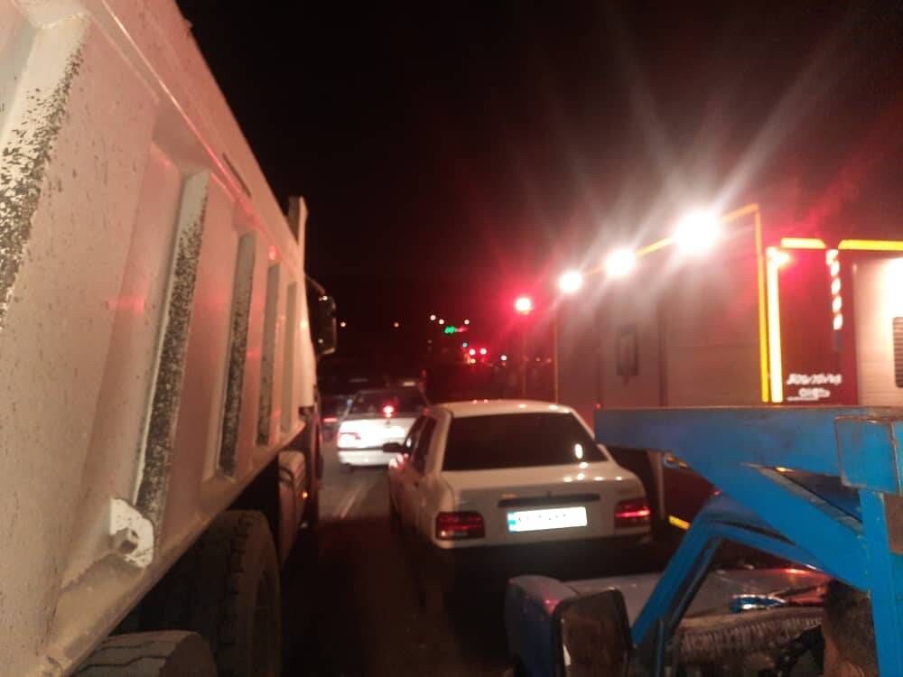 تصادف زنجیره ای ۲۰ خودرو در بزرگراه امام علی (ع) تهران