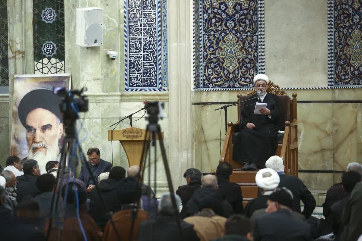 فتوای تاریخی مرحوم آیتالله گلپایگانی خطاب به رهبر انقلاب: تضعیف شما حرام است فتوای تاریخی مرحوم آیتالله گلپایگانی خطاب به رهبر انقلاب: تضعیف شما حرام است