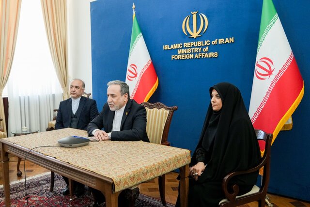 گفت‌وگوی عراقچی با کارکنان سفارت ایران در ونزوئلا 