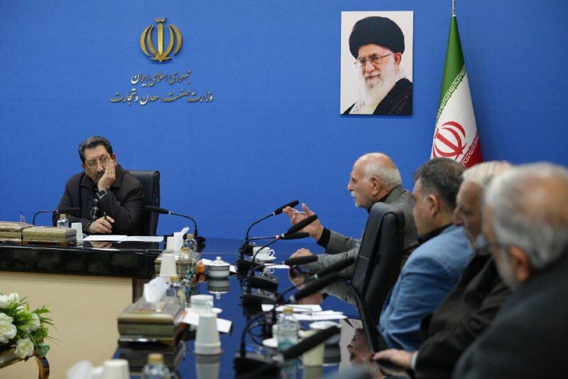 نشست مسئولان اتاق اصناف کشور و امنای بازار با وزیر صمت نشست مسئولان اتاق اصناف کشور و امنای بازار با وزیر صمت