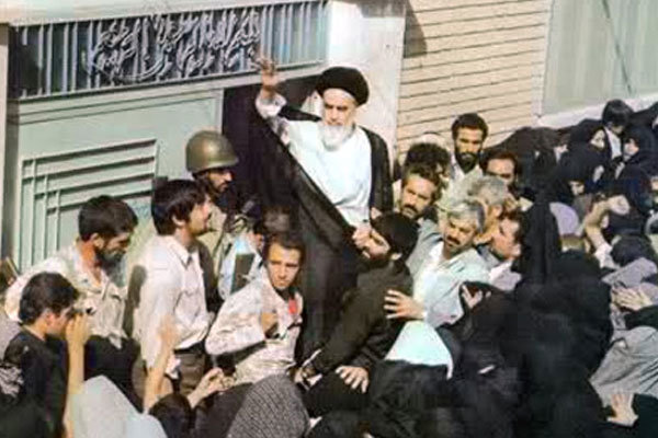 دهم اسفندماه سالروز ورود حضرت امام به قم، قلب تاریخ انقلاب