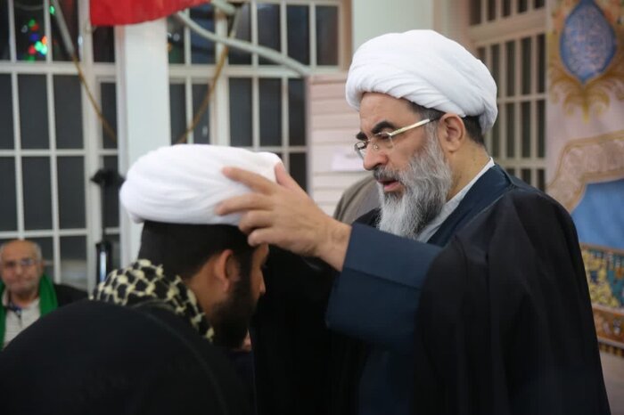 آیین عمامهگذاری طلاب حوزه علمیه قم همزمان با نیمه شعبان آیین عمامهگذاری طلاب حوزه علمیه قم همزمان با نیمه شعبان