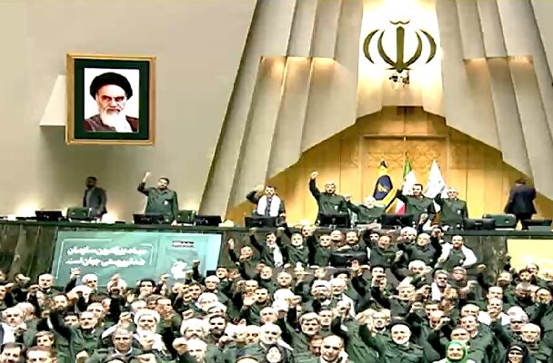 مجلس یکصدا برخاست؛ اروپا ننگت باد مجلس یکصدا برخاست؛ اروپا ننگت باد
