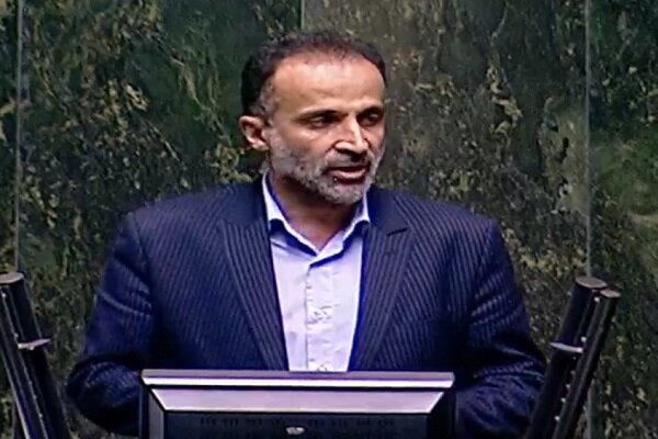انتقاد نماینده آستانه اشرفیه از تعیین دلار ۱۲۳ هزار تومانی در بودجه ۱۴۰۵ انتقاد نماینده آستانه اشرفیه از تعیین دلار ۱۲۳ هزار تومانی در بودجه ۱۴۰۵