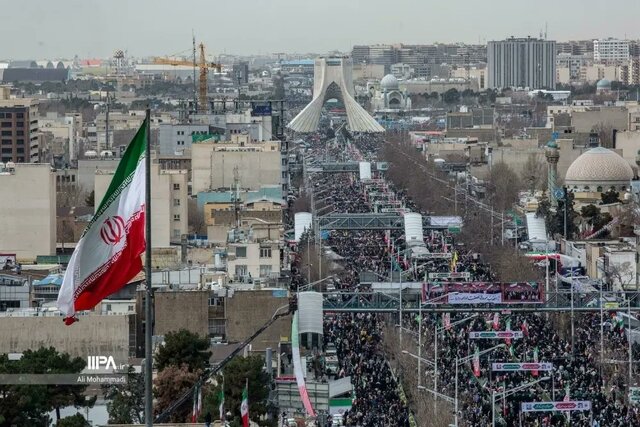 میانگین حضور مردم در راهپیمایی ۲۲ بهمن امسال، ۵۳درصد بود میانگین حضور مردم در راهپیمایی ۲۲ بهمن امسال، ۵۳درصد بود