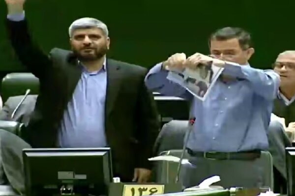 واکنش نماینده تهران به اهانت پارلمان اروپا به تصویر رهبر انقلاب واکنش نماینده تهران به اهانت پارلمان اروپا به تصویر رهبر انقلاب