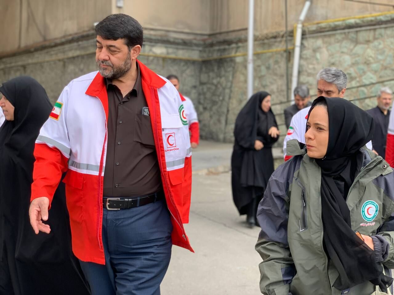 بازدید نماینده فدراسیون بینالمللی صلیب سرخ از فعالیتهای امدادی هلال احمر بازدید نماینده فدراسیون بینالمللی صلیب سرخ از فعالیتهای امدادی هلال احمر