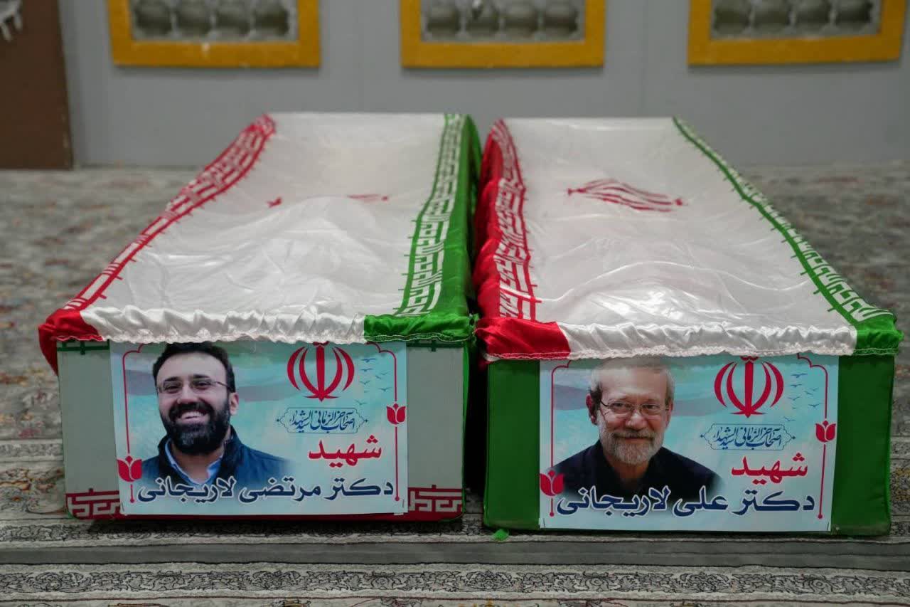 برگزاری مراسم وداع با پیکر شهید علی لاریجانی در حرم حضرت معصومه(س) برگزاری مراسم وداع با پیکر شهید علی لاریجانی در حرم حضرت معصومه(س)