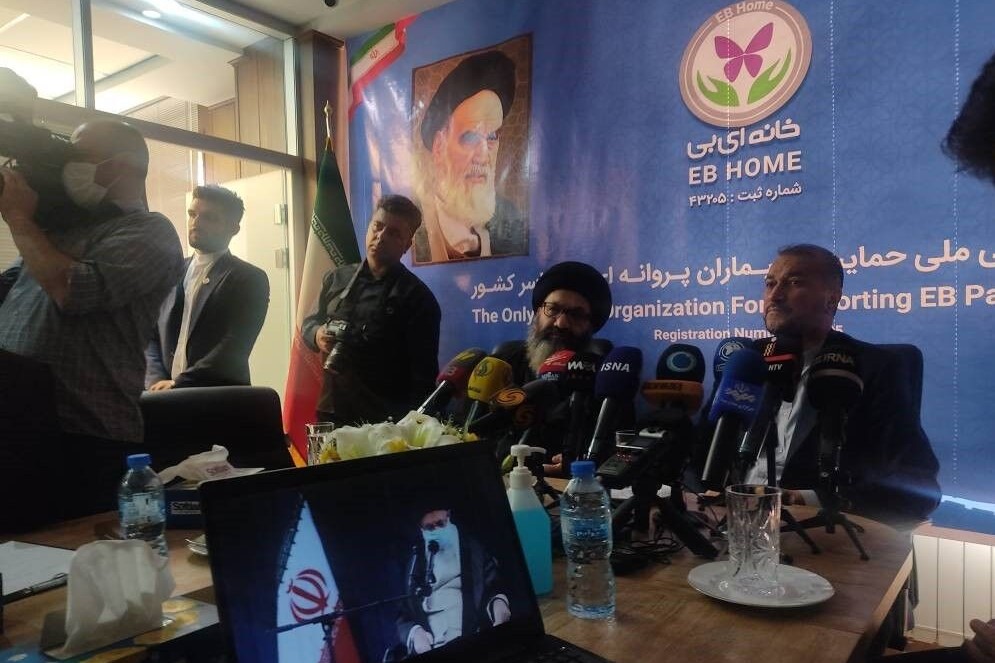 مشکل ما پانسمانی است که در کشور سوئد تولید می‌شود