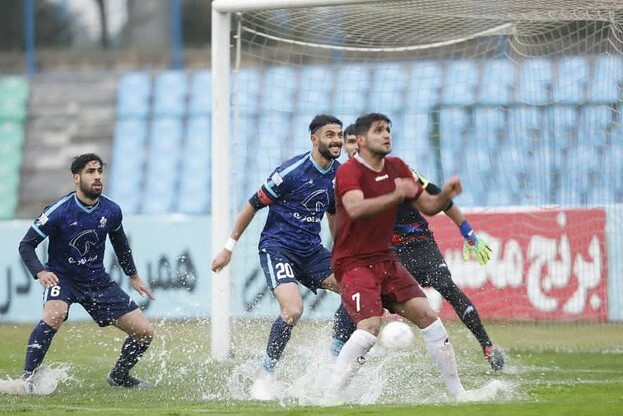 بازی پیکان و شهرخودرو لغو و به یکشنبه موکول شد بازی پیکان و شهرخودرو لغو و به یکشنبه موکول شد