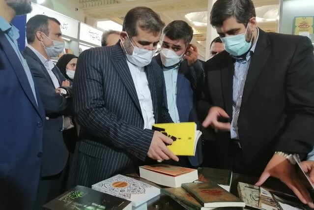 وزیر ارشاد: در دو سال آینده، صادرکننده کاغذ خواهیم بود وزیر ارشاد: در دو سال آینده، صادرکننده کاغذ خواهیم بود