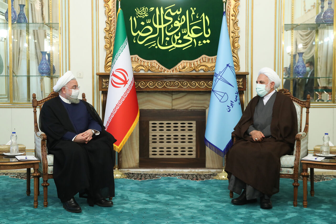 روحانی با رئیس جدید قوه قضائیه دیدار کرد روحانی با رئیس جدید قوه قضائیه دیدار کرد