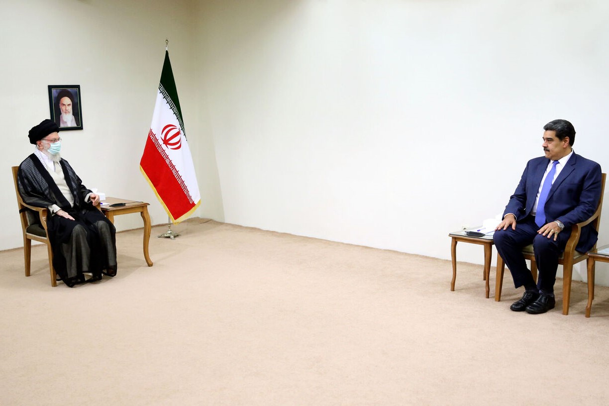 تجربه موفق ایران و ونزوئلا نشان داد تنها راه مقابله با فشارها، ایستادگی است