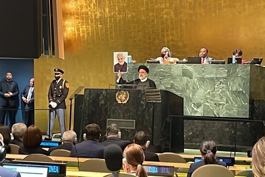 ایران به دنبال ساخت سلاح اتمی نیست/ امروز جهان به ایران قوی نیازمند است