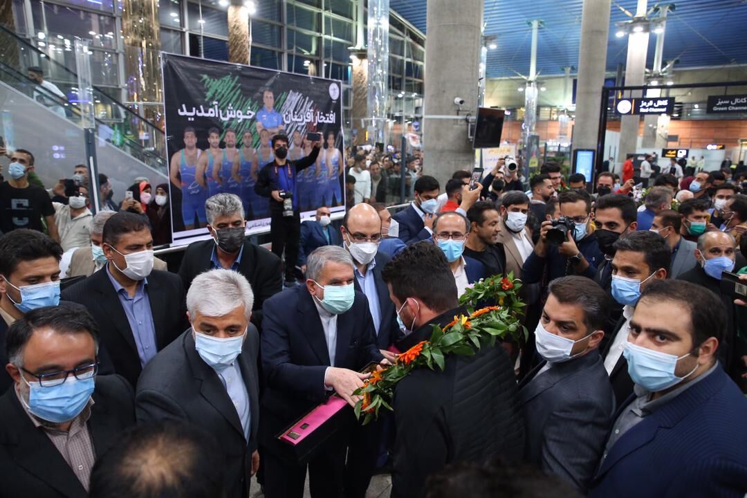 تیم ملی کشتی فرنگی به وطن بازگشت تیم ملی کشتی فرنگی به وطن بازگشت